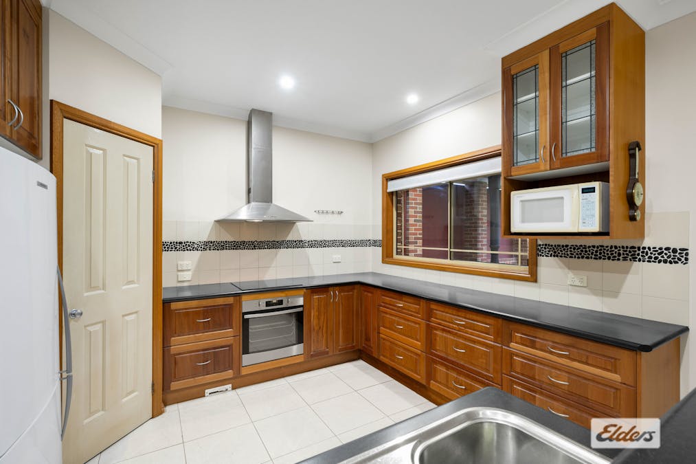 26 Jillamatong Drive, Staghorn Flat, VIC, 3691 - Image 2