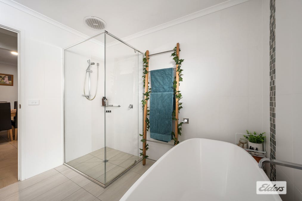 13 Kiewa Valley Court, Tangambalanga, VIC, 3691 - Image 16