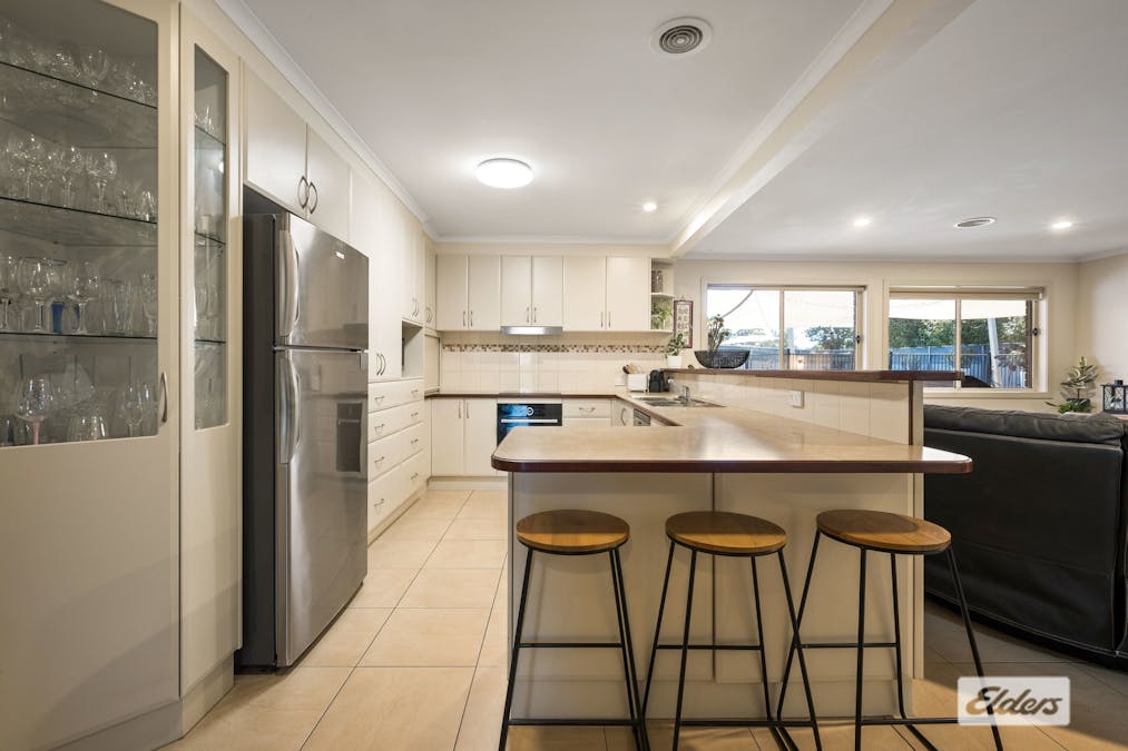 13 Kiewa Valley Court, Tangambalanga, VIC, 3691 - Image 4