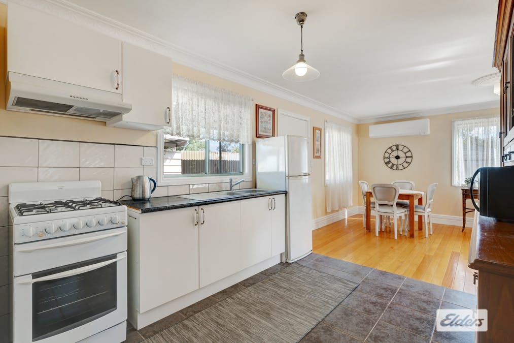 13 Russell Street, Howlong, NSW, 2643 - Image 3