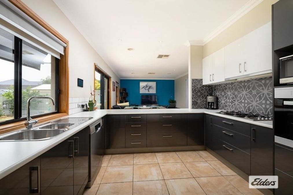 2 Lucas Court, West Wodonga, VIC, 3690 - Image 2