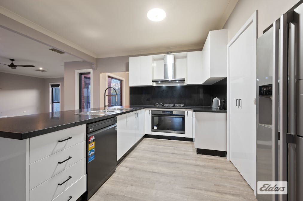 23 Balmoral Drive, Wodonga, VIC, 3690 - Image 3