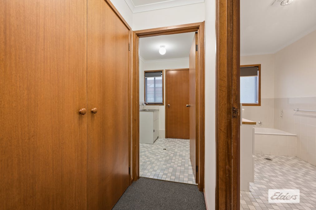 1&2/1 Kambora Court, Lavington, NSW, 2641 - Image 8
