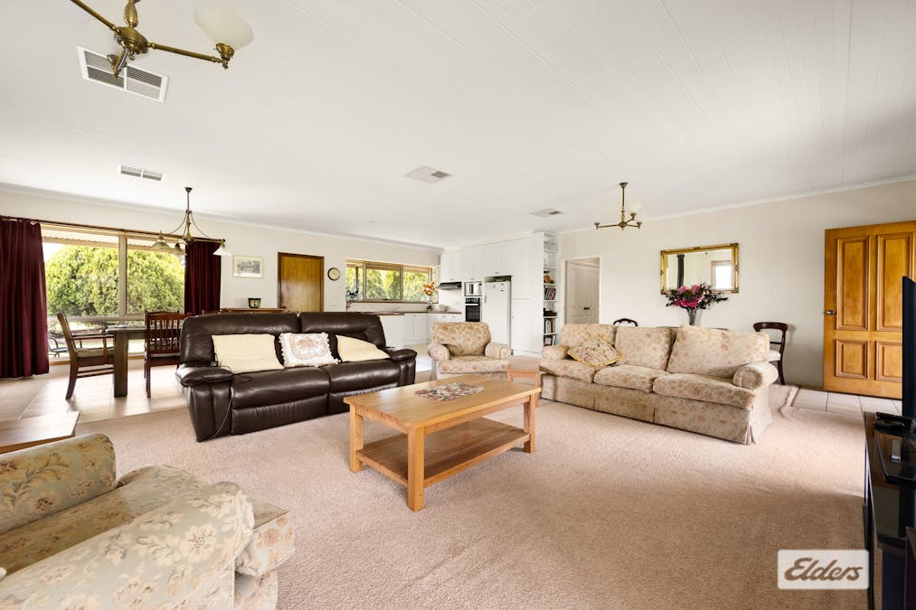 419 Kiewa East Road, Tangambalanga, VIC, 3691 - Image 9
