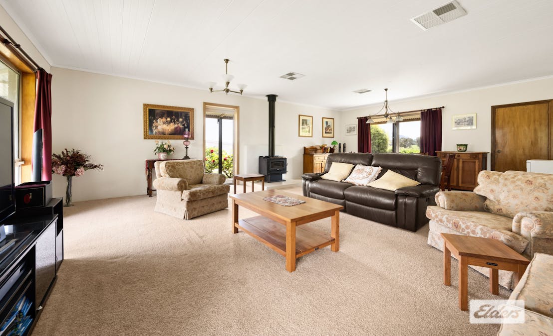 419 Kiewa East Road, Tangambalanga, VIC, 3691 - Image 11