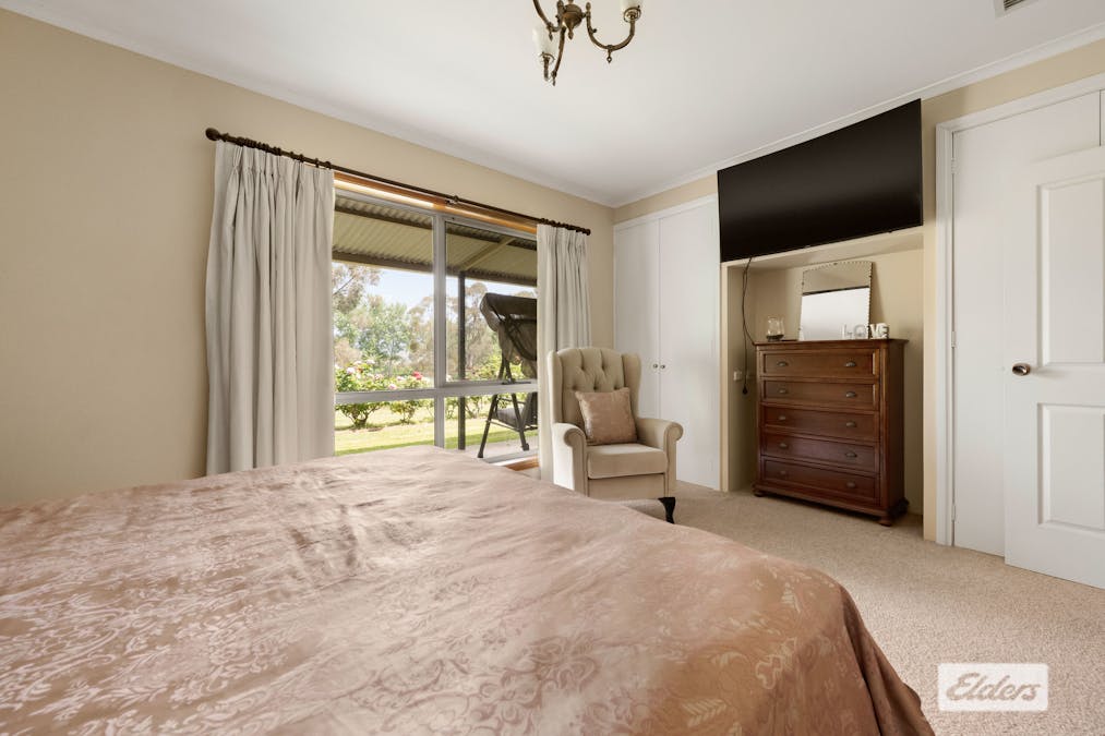 419 Kiewa East Road, Tangambalanga, VIC, 3691 - Image 13