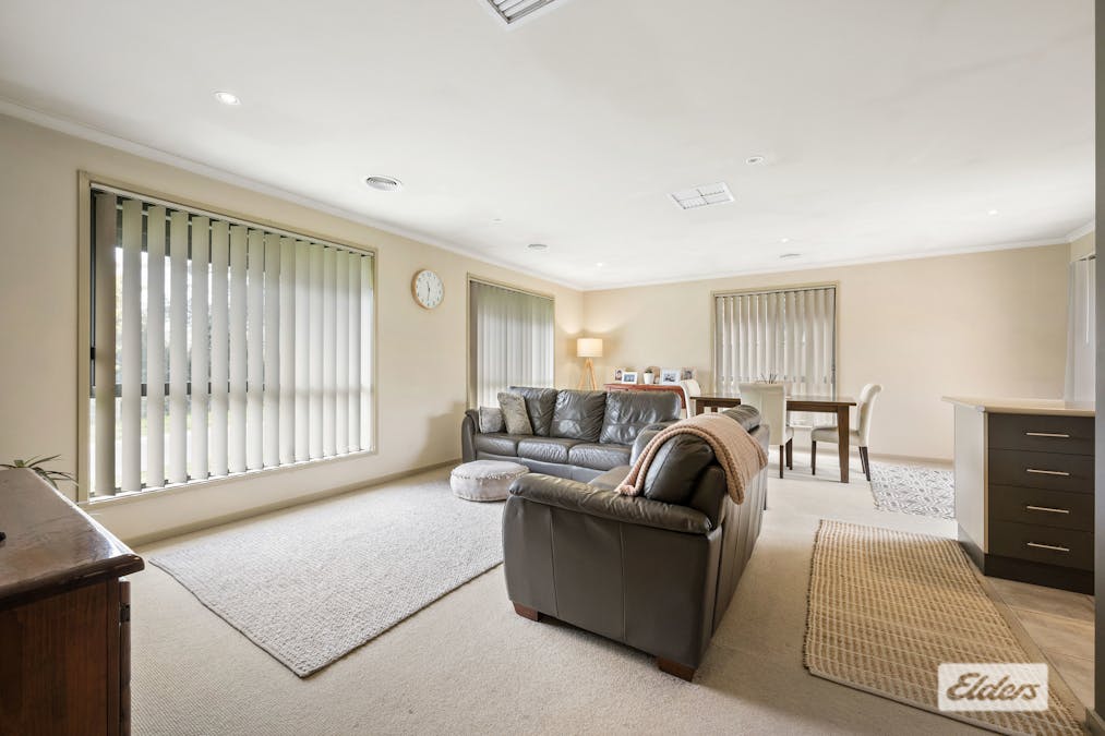 1&2/2 Arthur Worsley Court, Glenroy, NSW, 2640 - Image 2