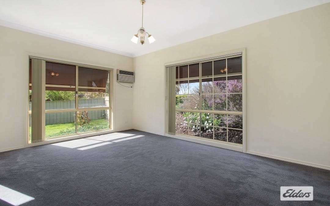 42 Falcon Circuit, Wodonga, VIC, 3690 - Image 4