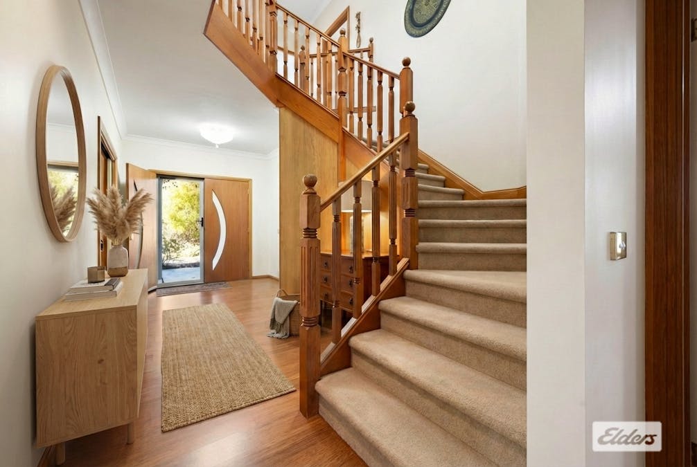 10 Innisfree Drive, West Wodonga, VIC, 3690 - Image 5