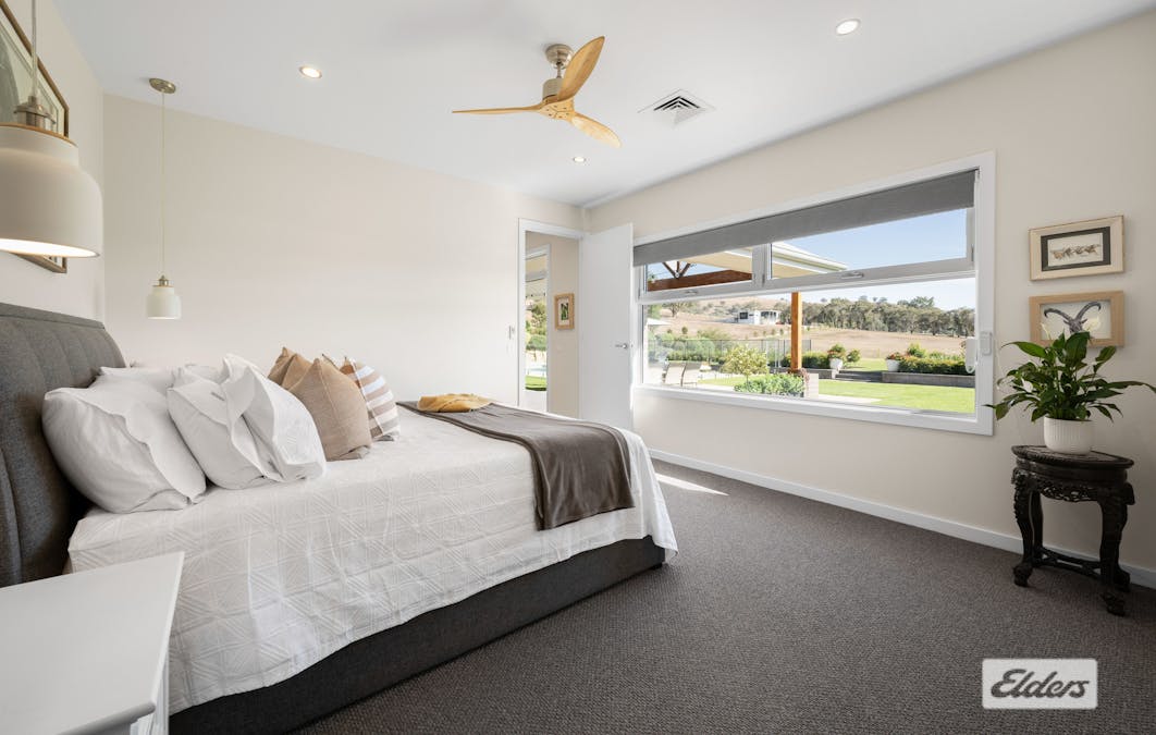 64 Whitestone Place, West Wodonga, VIC, 3690 - Image 13