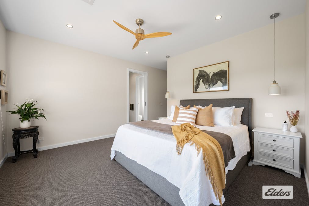64 Whitestone Place, West Wodonga, VIC, 3690 - Image 14