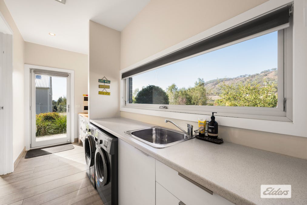 64 Whitestone Place, West Wodonga, VIC, 3690 - Image 22