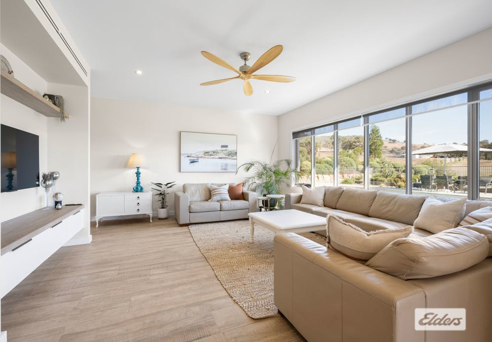64 Whitestone Place, West Wodonga, VIC, 3690 - Image 11