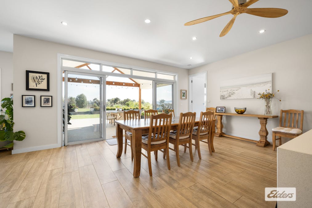 64 Whitestone Place, West Wodonga, VIC, 3690 - Image 9