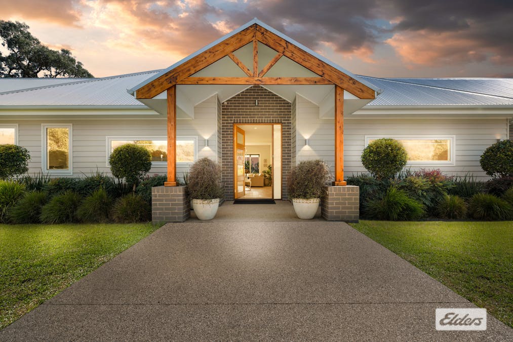 64 Whitestone Place, West Wodonga, VIC, 3690 - Image 2