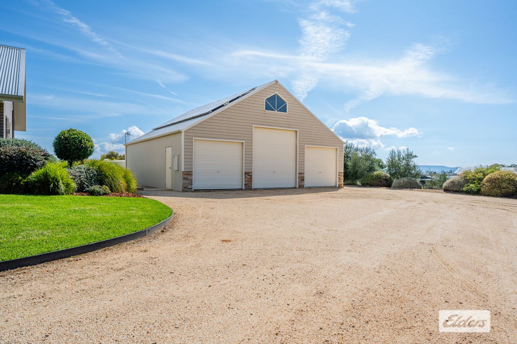 64 Whitestone Place, West Wodonga, VIC, 3690 - Image 31