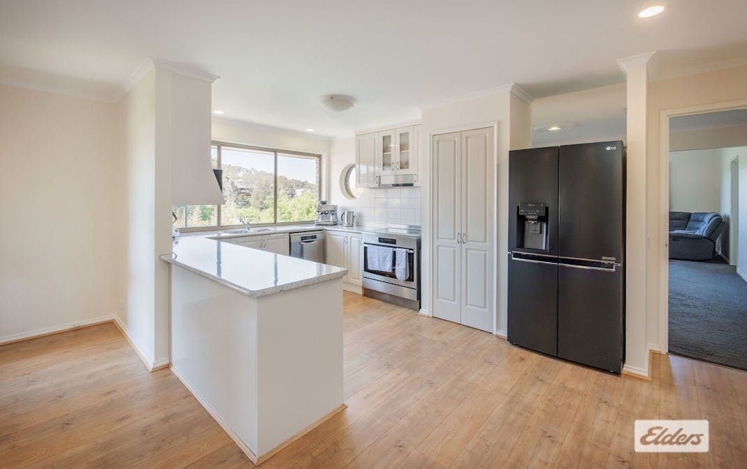 8 Jevington Drive, Wodonga, VIC, 3690 - Image 4