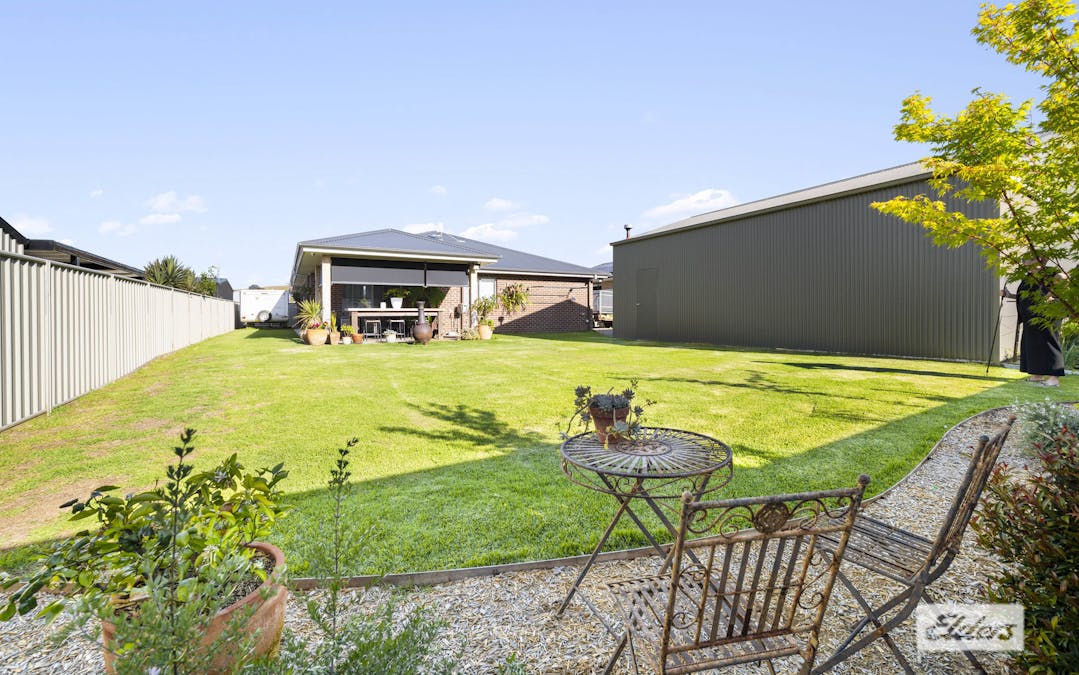4 Glen Court, Tangambalanga, VIC, 3691 - Image 2