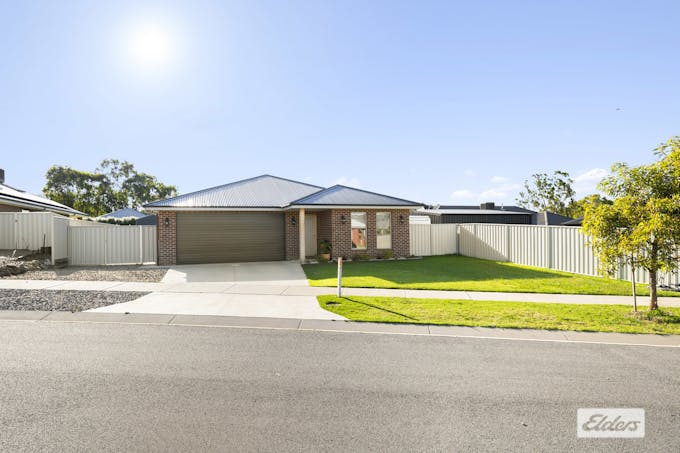 4 Glen Court, Tangambalanga, VIC, 3691 - Image 1