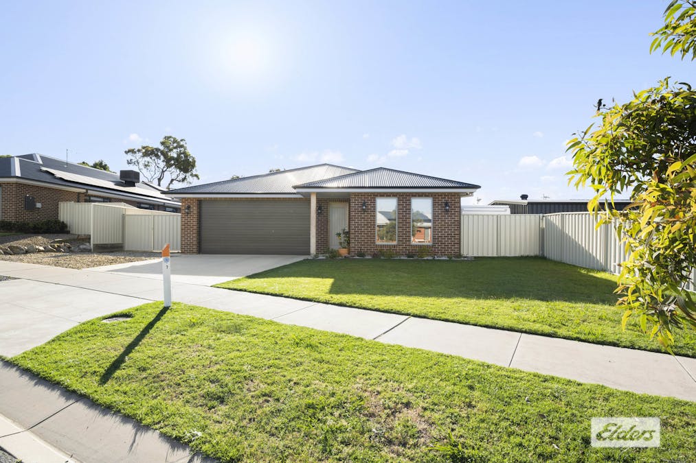 4 Glen Court, Tangambalanga, VIC, 3691 - Image 1
