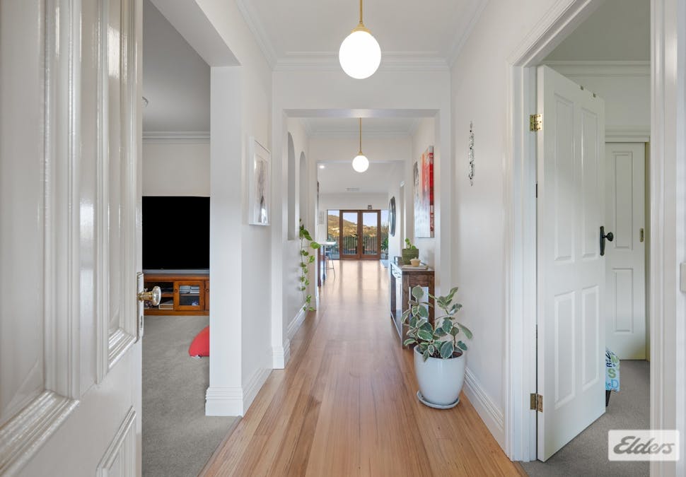 33 Avondale Drive, Wodonga, VIC, 3690 - Image 3
