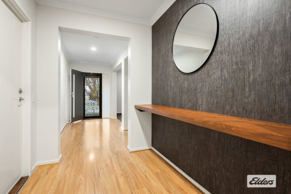 5 Heilmann Place, Leneva, VIC, 3691 - Image 2