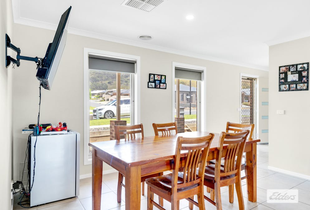 49 Ruthven Circuit, Wodonga, VIC, 3690 - Image 5