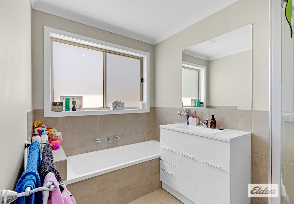 49 Ruthven Circuit, Wodonga, VIC, 3690 - Image 11