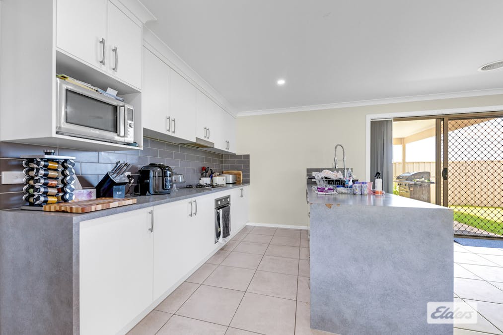 49 Ruthven Circuit, Wodonga, VIC, 3690 - Image 2