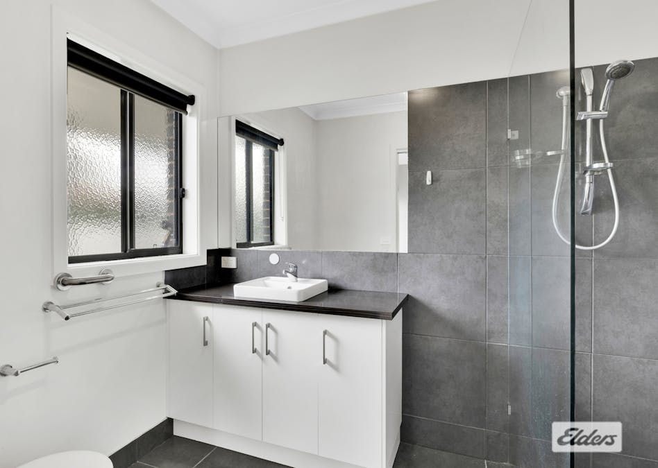 34 Brewer Drive, West Wodonga, VIC, 3690 - Image 10