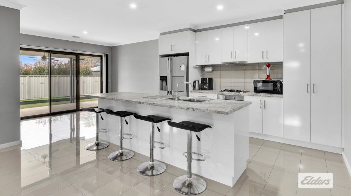 34 Brewer Drive, West Wodonga, VIC, 3690 - Image 5