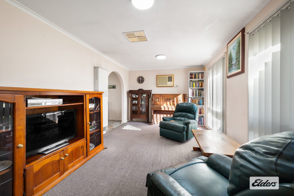 7 Karalla Court, Wodonga, VIC, 3690 - Image 2