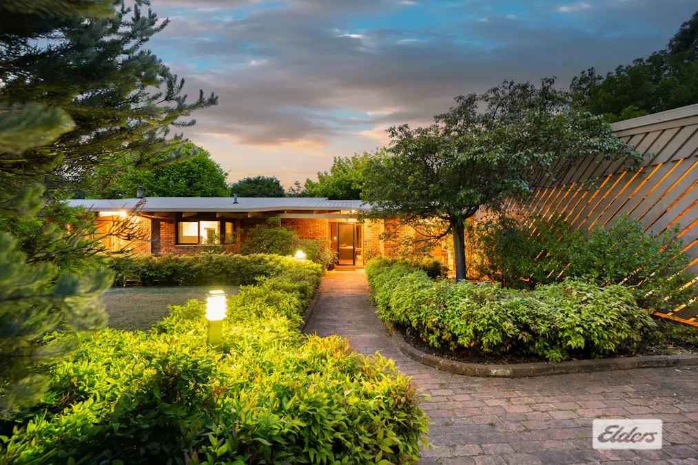 2 Jakary Court, West Wodonga, VIC, 3690 - Image 2