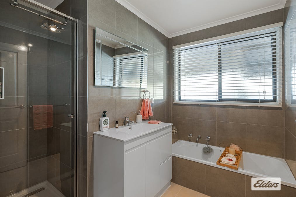 24 Clarke Street, Howlong, NSW, 2643 - Image 13