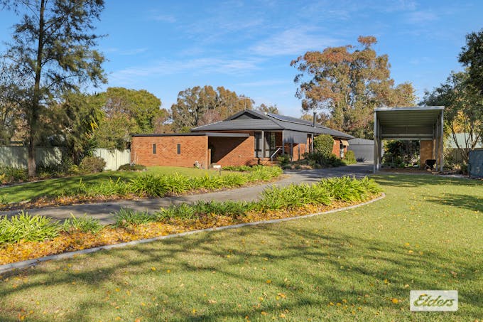 24 Clarke Street, Howlong, NSW, 2643 - Image 1
