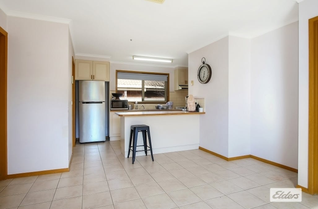 1/30 Kyle Court, West Wodonga, VIC, 3690 - Image 2