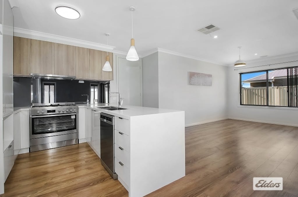 5 Ashburton Circuit, West Wodonga, VIC, 3690 - Image 2