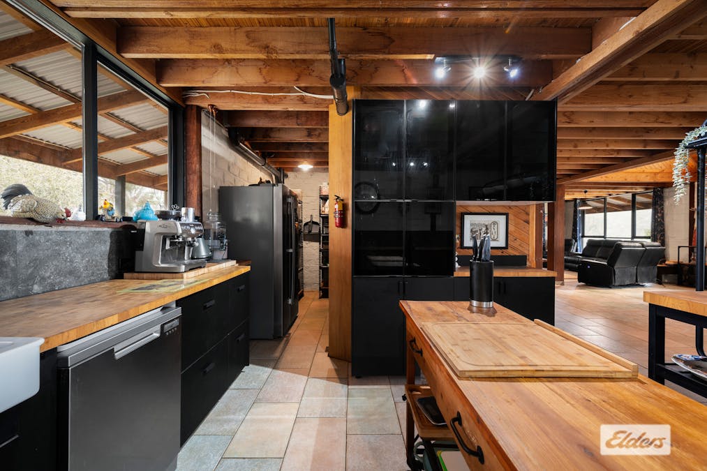 6 Coles Road, Bethanga, VIC, 3691 - Image 13