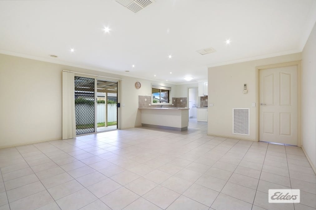 17 Innisbrook Avenue, Wodonga, VIC, 3690 - Image 4