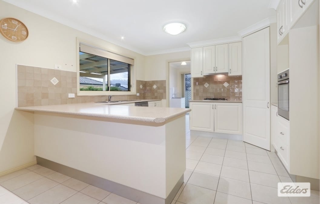 17 Innisbrook Avenue, Wodonga, VIC, 3690 - Image 3