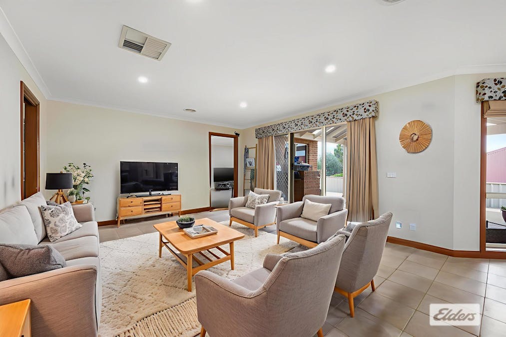 12 MacKenzie Crescent, Wodonga, VIC, 3690 - Image 6