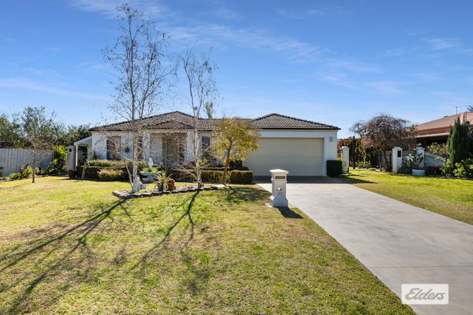 107 Pell Street, Howlong, NSW, 2643 - Image 1