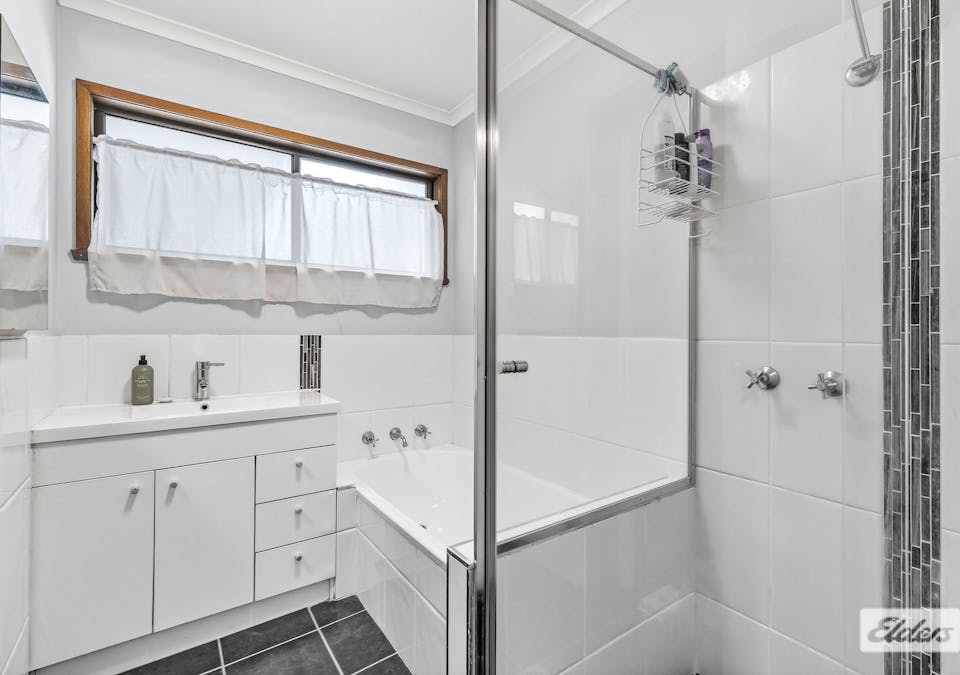 4 Pearce Court, Tallangatta, VIC, 3700 - Image 10