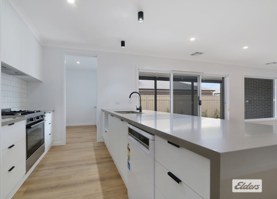 36 Dartnell Crescent, Wodonga, VIC, 3690 - Image 4