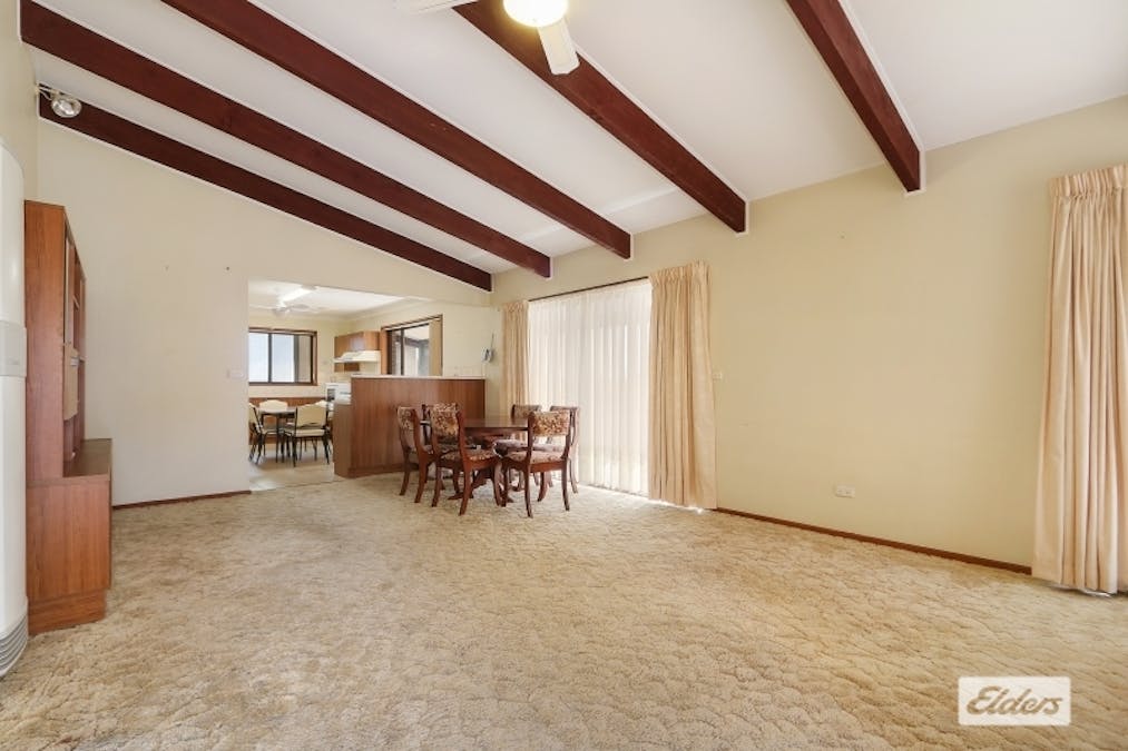 11 Hallawell Crescent, Wodonga, VIC, 3690 - Image 2