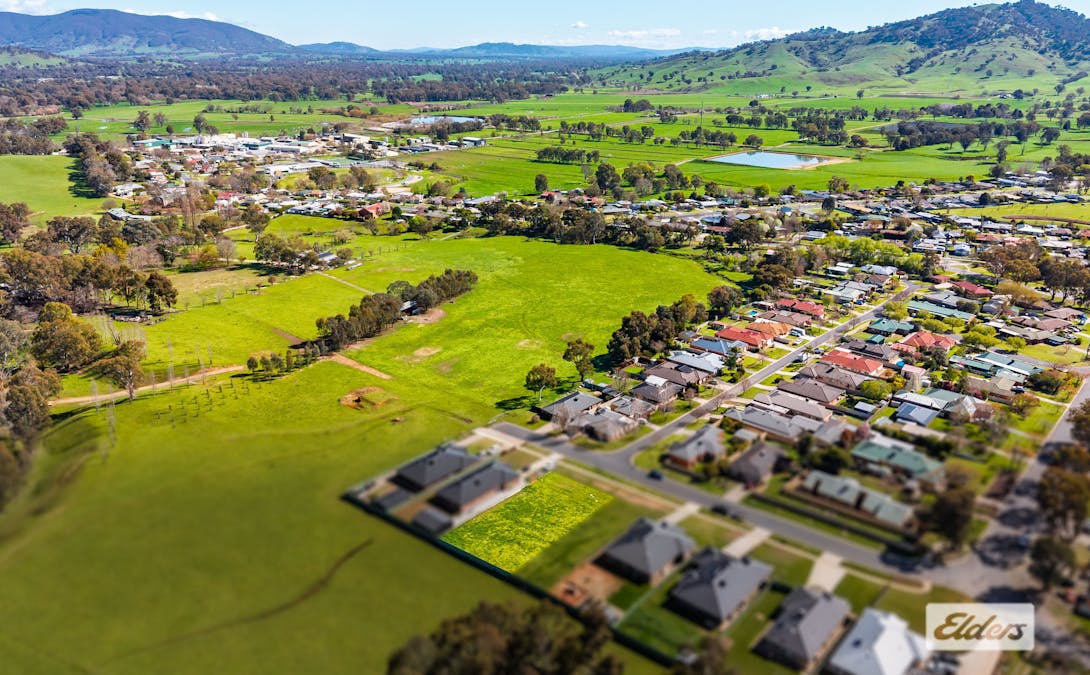 11 Benjamin Boulevard, Tangambalanga, VIC, 3691 - Image 9