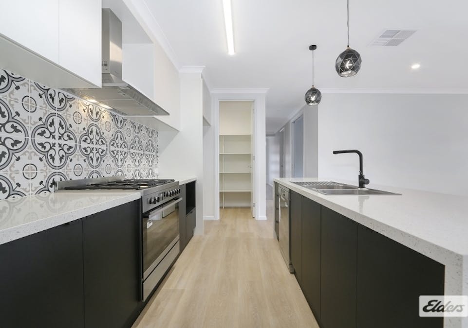 14 Birchall Crescent, Leneva, VIC, 3691 - Image 5