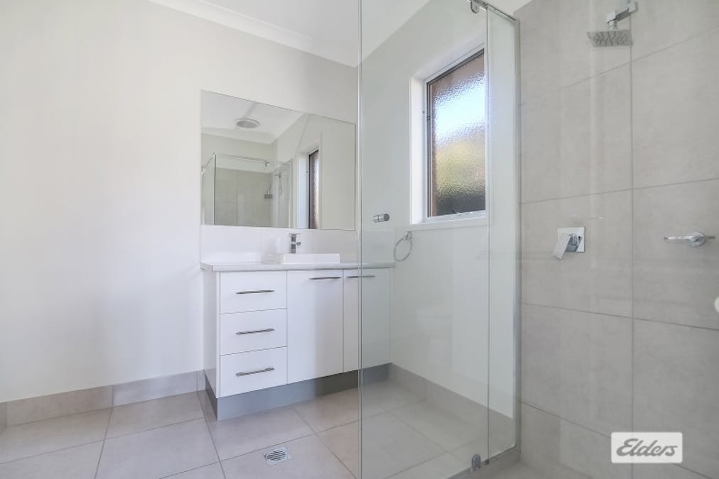 11 Gurney Crescent, Wodonga, VIC, 3690 - Image 3