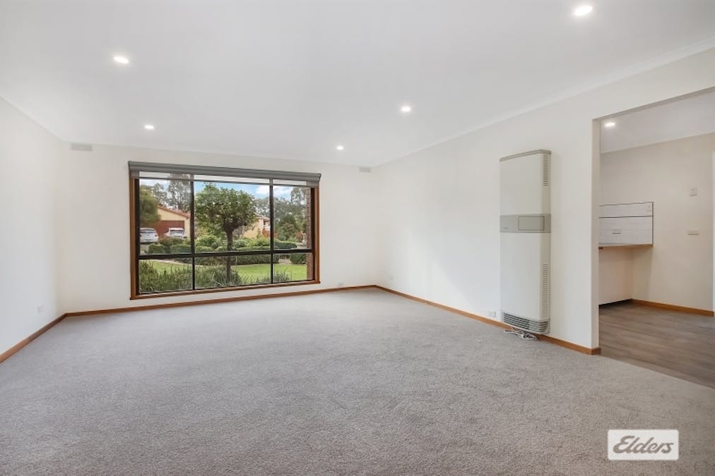 4 Bourke Crescent, Wodonga, VIC, 3690 - Image 2
