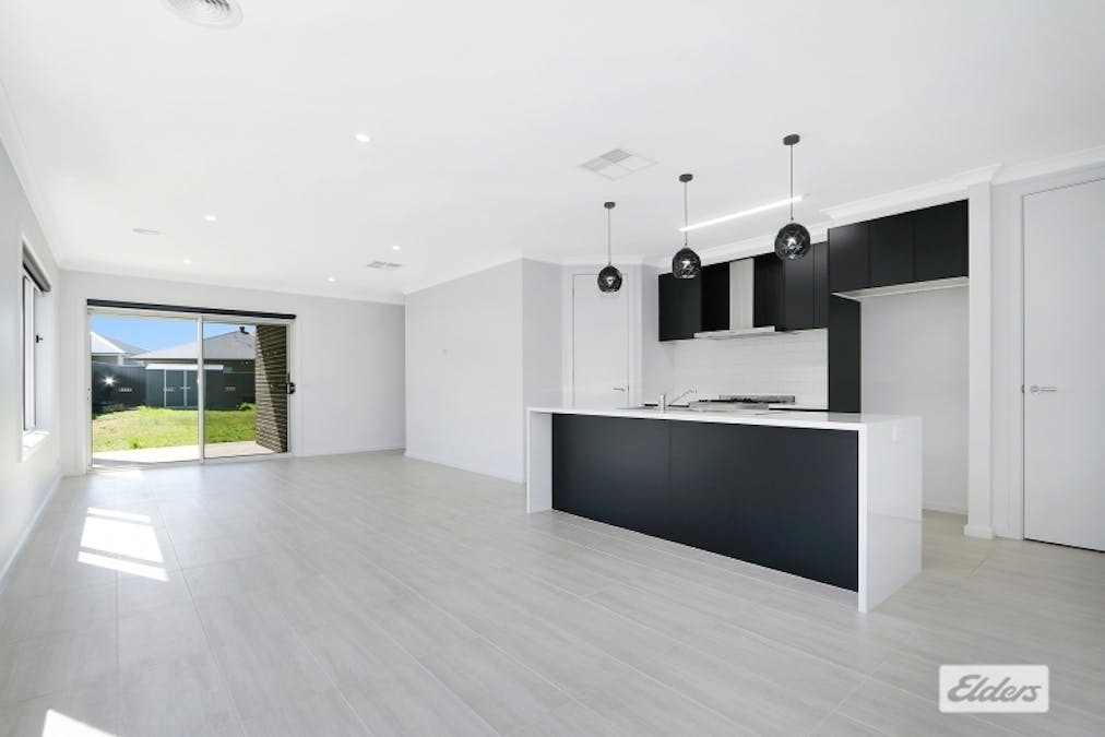 39 Clare Circuit, Thurgoona, NSW, 2640 - Image 2